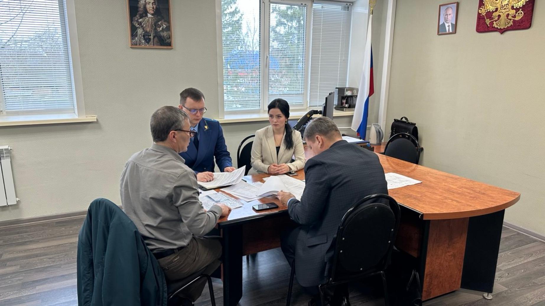 В прокуратуре Колышлейского района проведен личный прием предпринимателей В прокуратуре Колышлейского района проведен личный прием предпринимателей