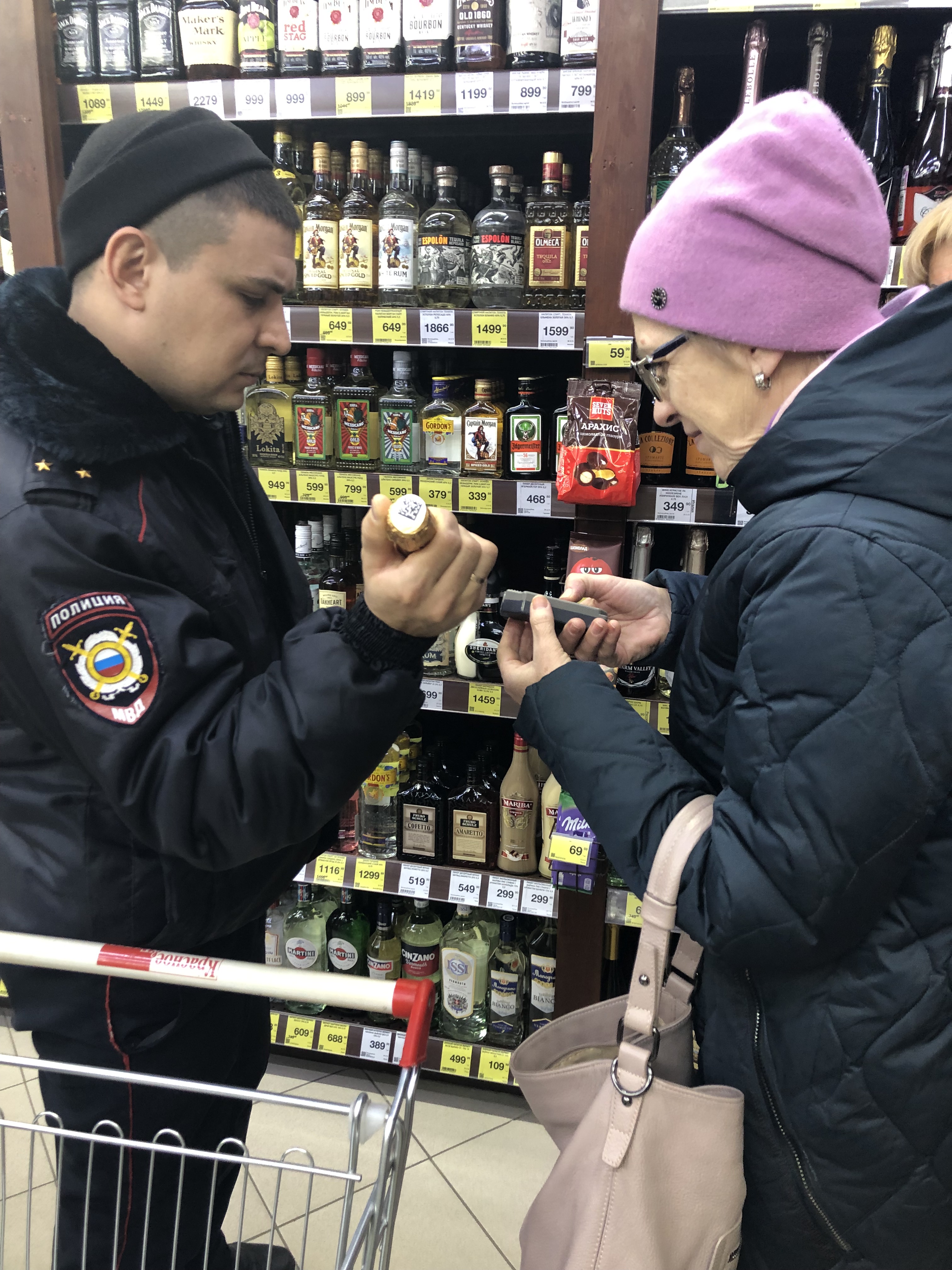 Представители рабочей группы по противодействию незаконному обороту промышленной и алкогольной продукции 24 декабря провели мониторинг торговых объектов р.п.Колышлей и с.Трескино