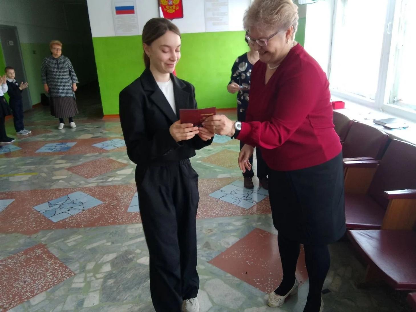 В МОУ СОШ д. Названовка 17 марта 2026 года прошло торжественное вручение знаков отличия комплекса ГТО