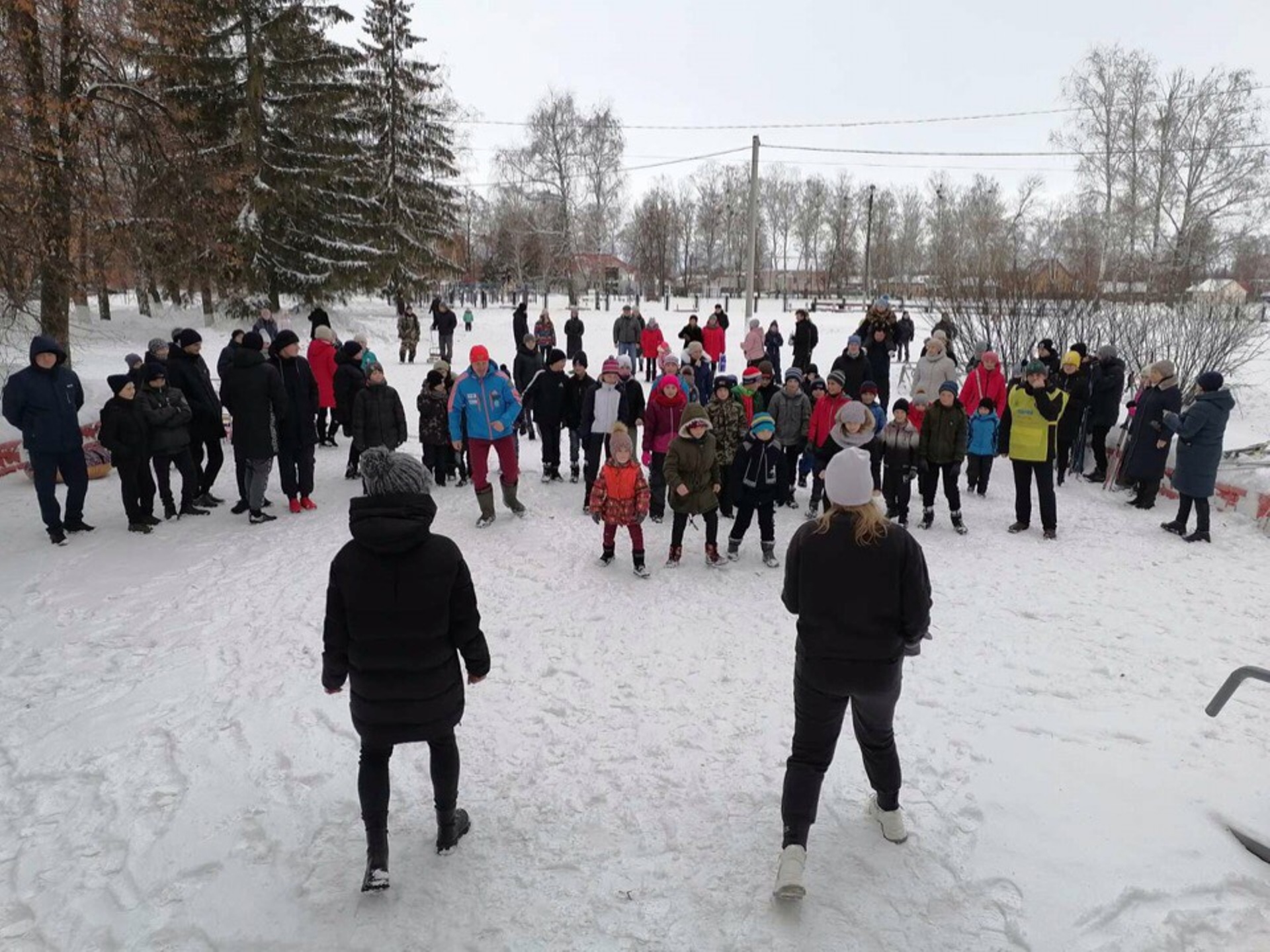 В день Святого Валентина 14 февраля 2022 года на площади ДЮСШ прошел зимний танцевальный флешмоб с детьми СОШ №1 и СОШ №2 р.п.Колышлей В день Святого Валентина 14 февраля 2022 года на площади ДЮСШ прошел зимний танцевальный флешмоб с детьми СОШ №1 и СОШ №2 р.п.Колышлей