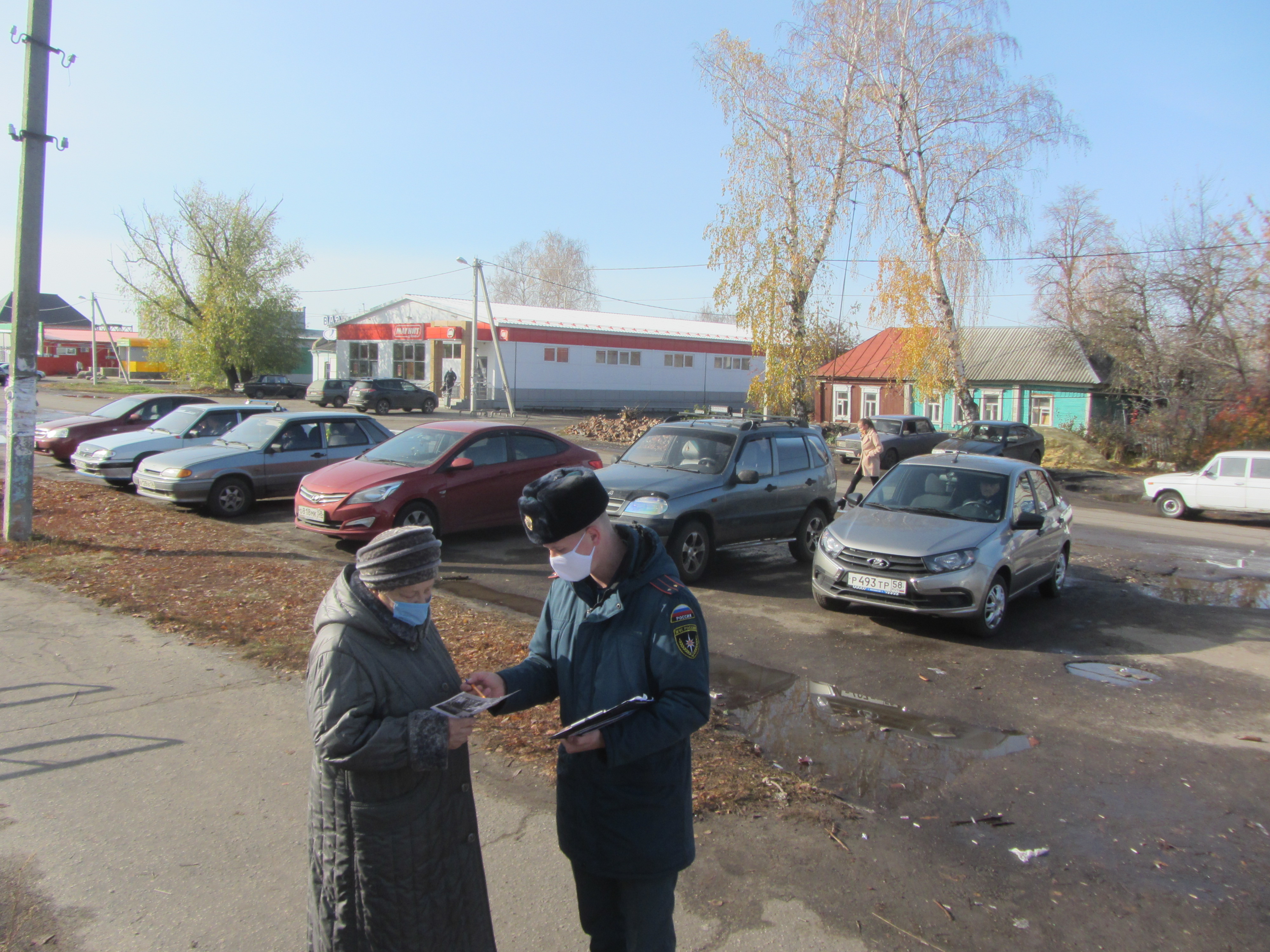 В связи с устоявшейся засушливой погодойкатегорически запрещен пал сухой травянистой растительности, сжигание мусора, разведение костров, лица нарушающие требования пожарной безопасности привлекаются к административной ответственности