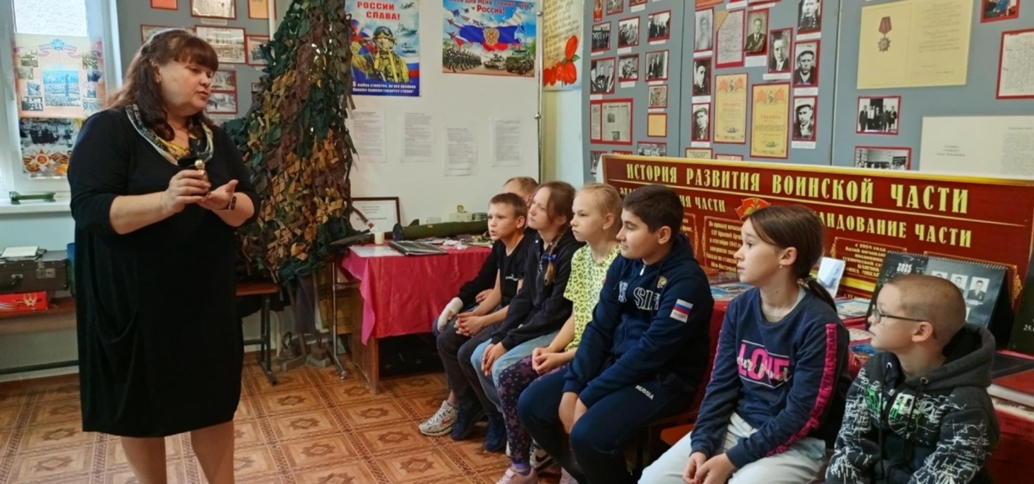 30 октября в дни осенних каникул в очередной раз воспитатели и воспитанники ДОЛ "Бригантина" Названовской ООШ- филиал МОУ СОШ №1 р. п. Колышлей посетили краеведческий музей.