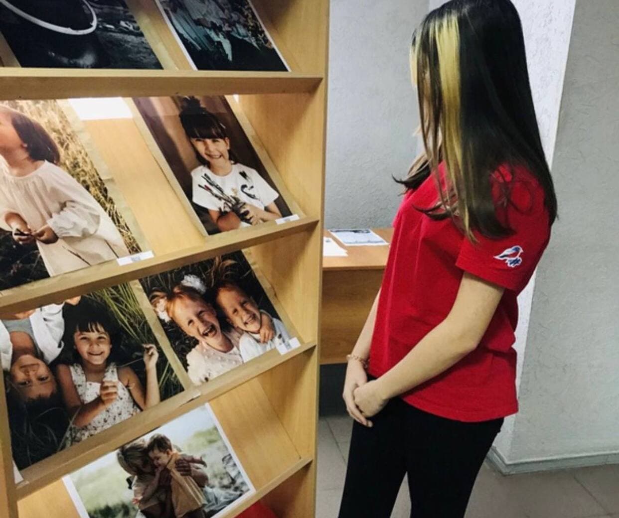Ко «Дню матери» в районном доме культуры Колышлейского района представлена фотовыставка «Глазами женщины» Ко «Дню матери» в районном доме культуры Колышлейского района представлена фотовыставка «Глазами женщины»