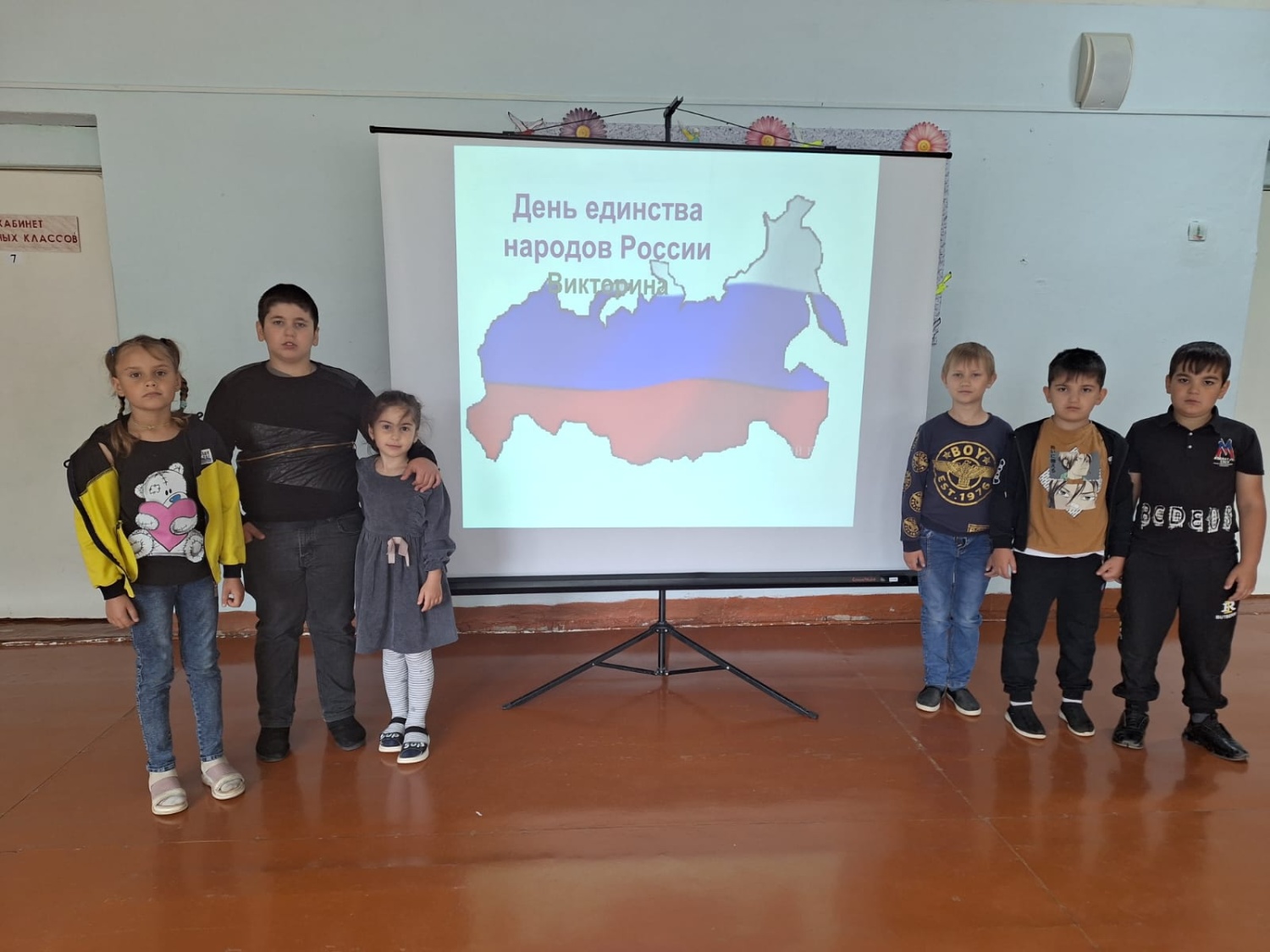 12 июня 2023 г. в школьном лагере «Чайка» ООШ с.Халтурино-филиала МОУ СОШ с.Телегино началось с торжественной линейки 
