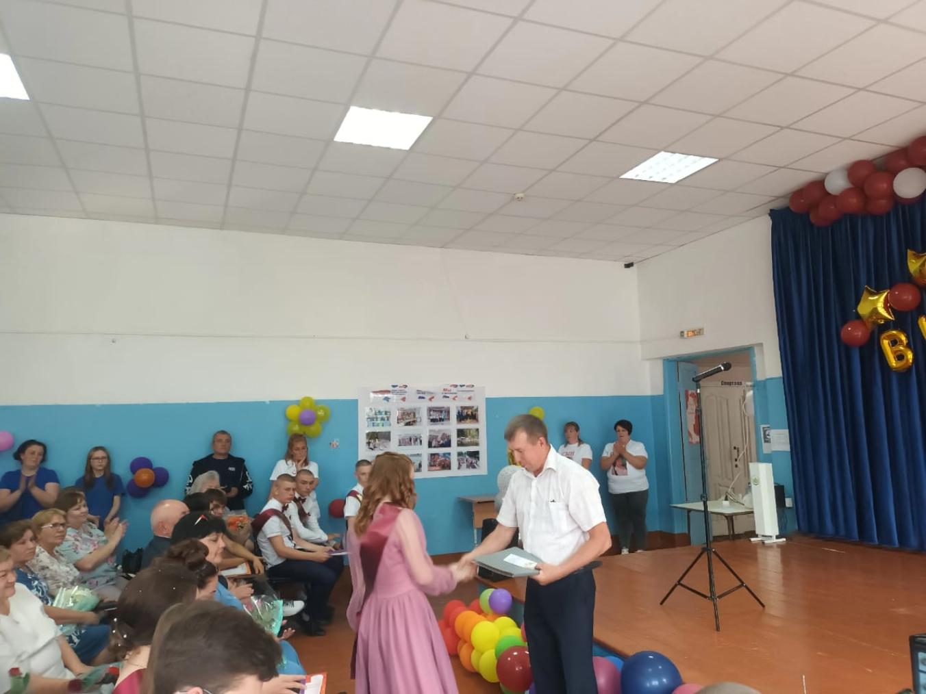 Вручение знаков отличия ВФСК ГТО продолжается в МОУ СОШ с.Телегино
