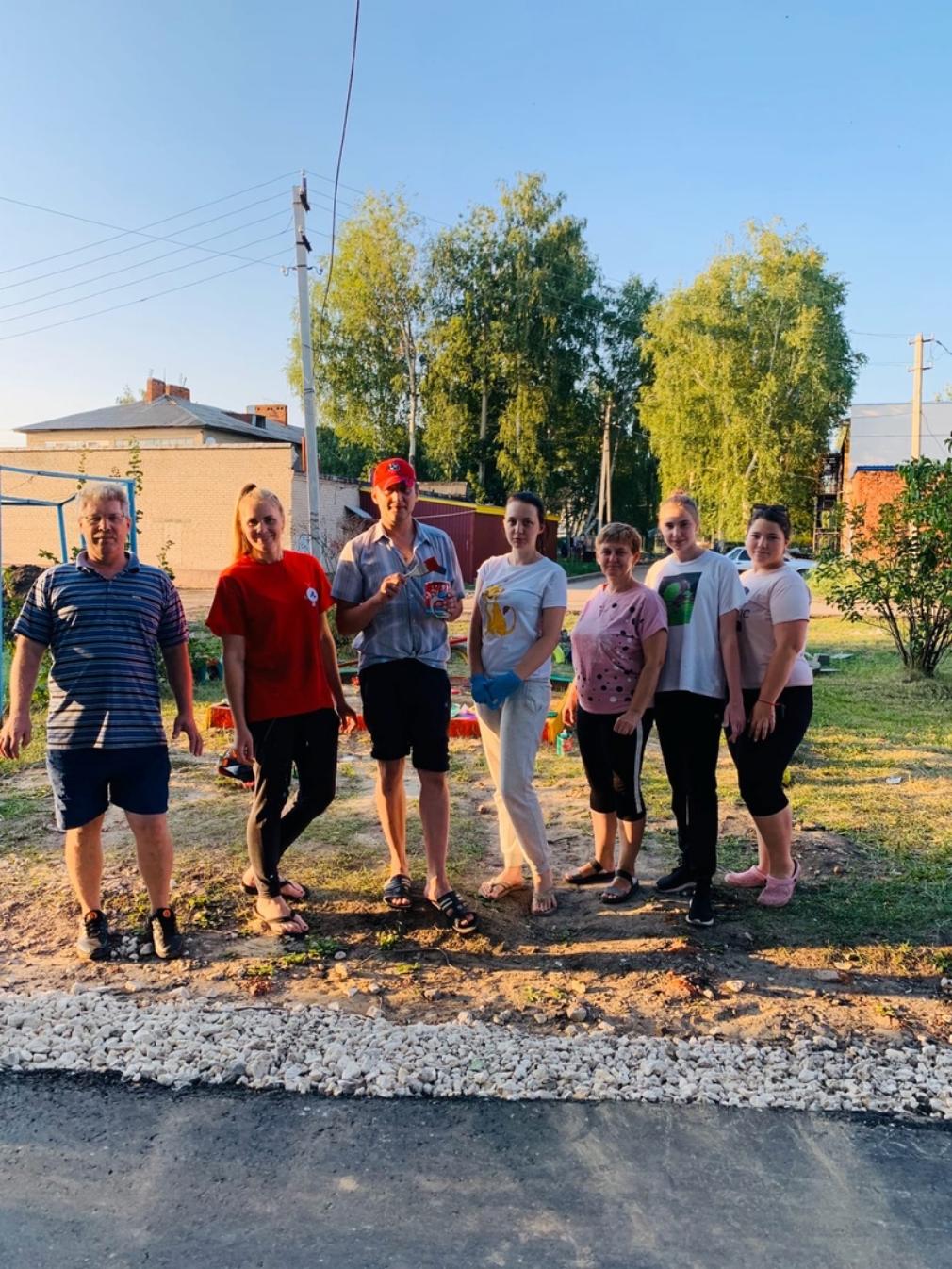 26 июля 2021 года Активисты Молодежки ОНФ Колышлейского района совместно с жителями домов по ул. Гагарина в рабочем посёлке Колышлей навели порядок на детской площадке на улице Гагарина 26 июля 2021 года Активисты Молодежки ОНФ Колышлейского района совместно с жителями домов по ул. Гагарина в рабочем посёлке Колышлей навели порядок на детской площадке на улице Гагарина