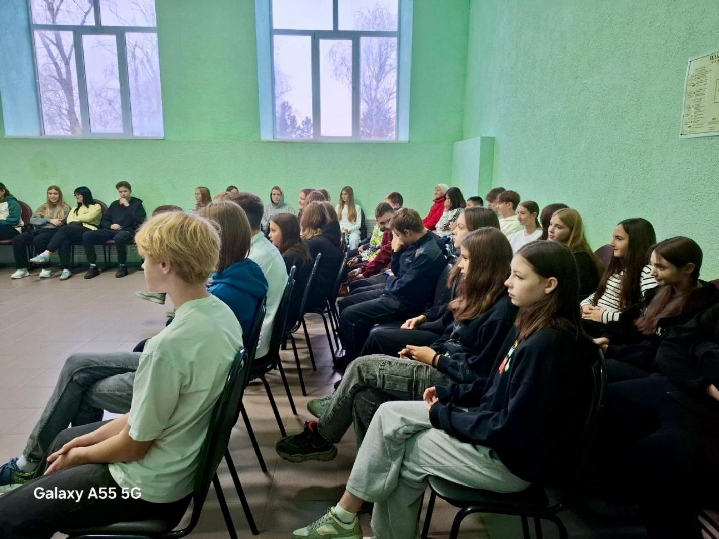 В рамках Всероссийской акции “Ночь искусств”, приуроченной ко Дню народного единства в районном Доме культуры прошла интерактивная музыкальная программа