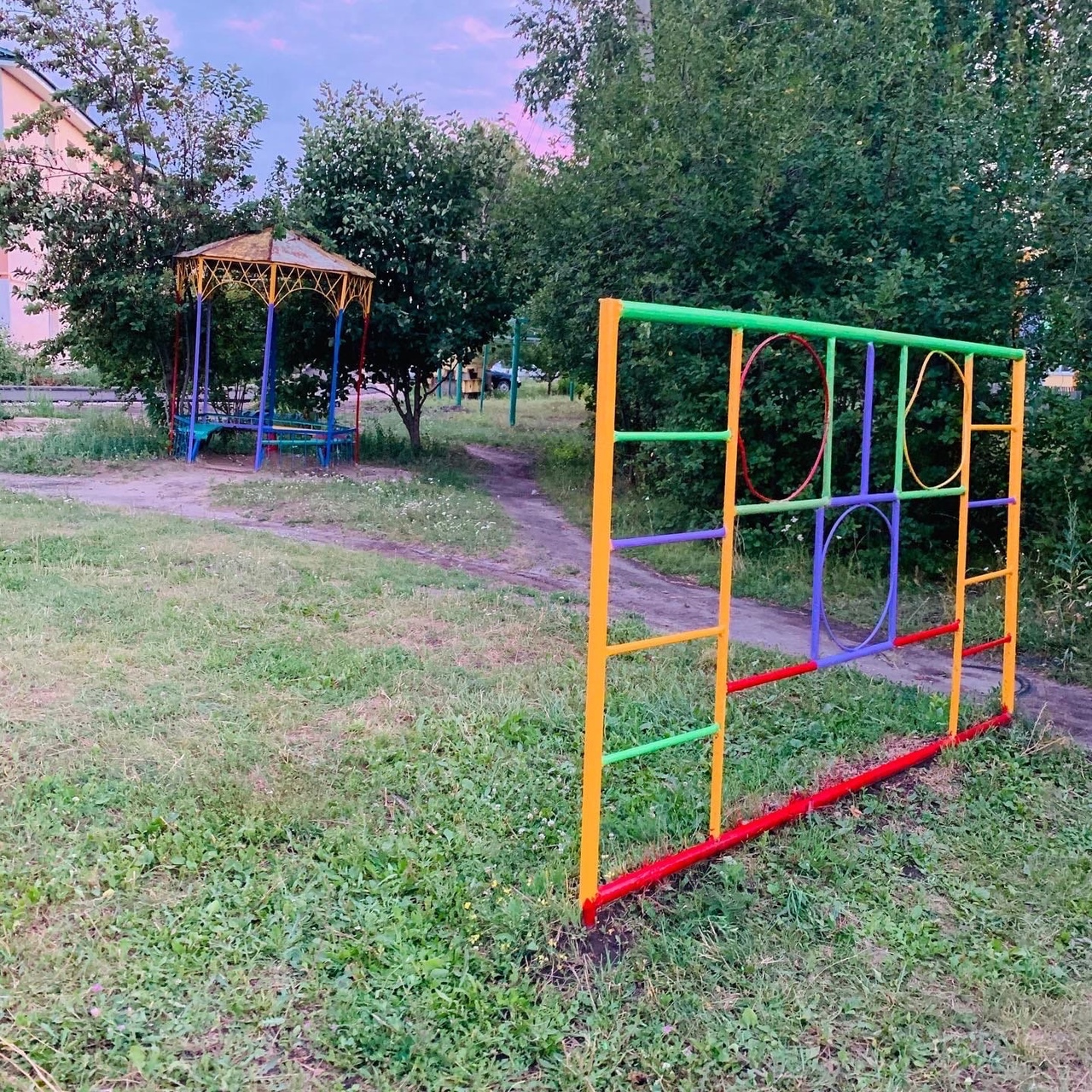 Активисты Молодежки ОНФ Колышлейского района совместно с жителями домов улицы Пензенская в рабочем посёлке Колышлей 22 июля 2021 года навели порядок на детской площадке на улице Пензенская Активисты Молодежки ОНФ Колышлейского района совместно с жителями домов улицы Пензенская в рабочем посёлке Колышлей 22 июля 2021 года навели порядок на детской площадке на улице Пензенская