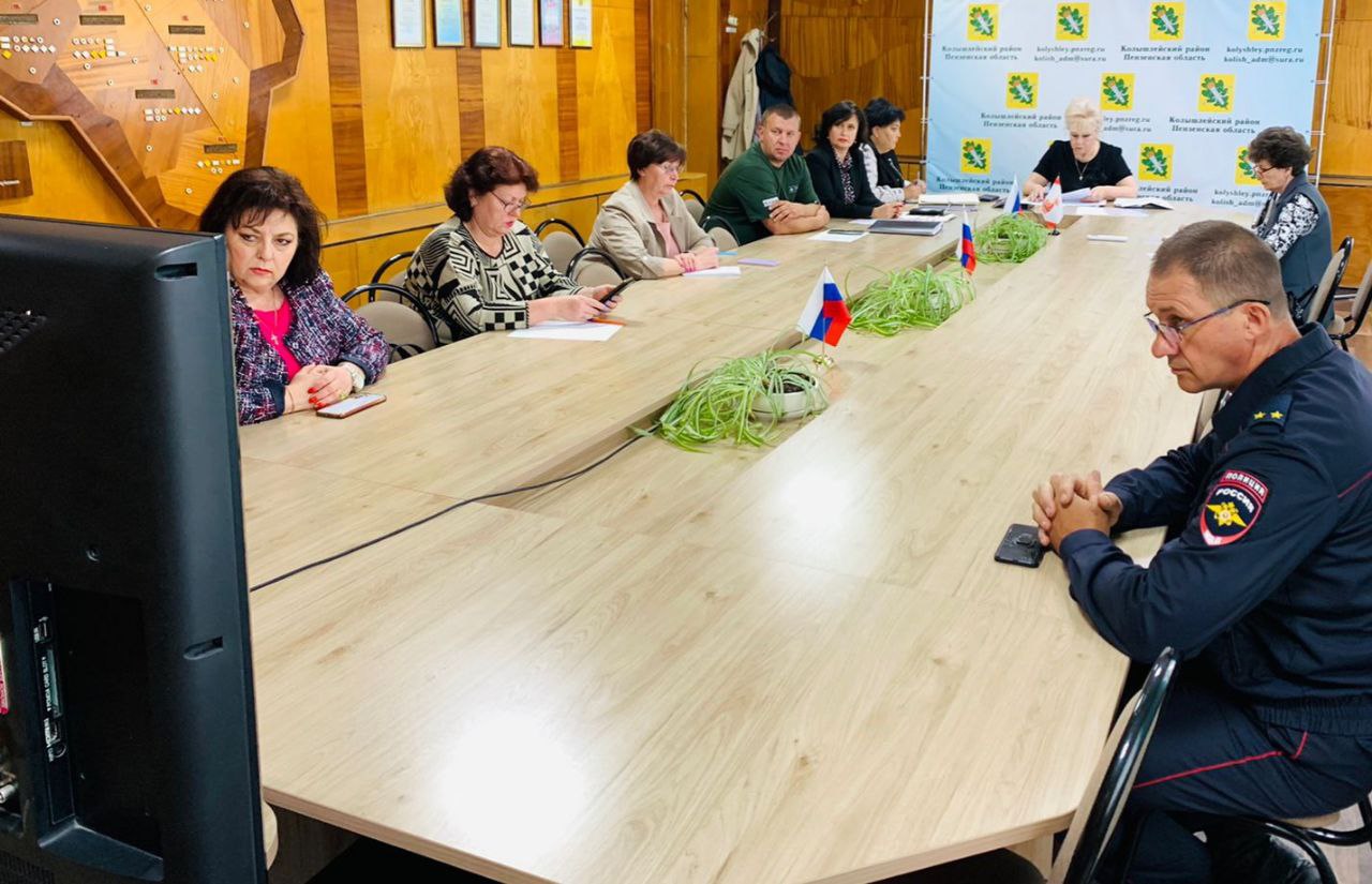 2 июля члены КДН и ЗП Колышлейского района приняли участие в заседании комиссии по делам несовершеннолетних и защите их прав Пензенской области 2 июля члены КДН и ЗП Колышлейского района приняли участие в заседании комиссии по делам несовершеннолетних и защите их прав Пензенской области