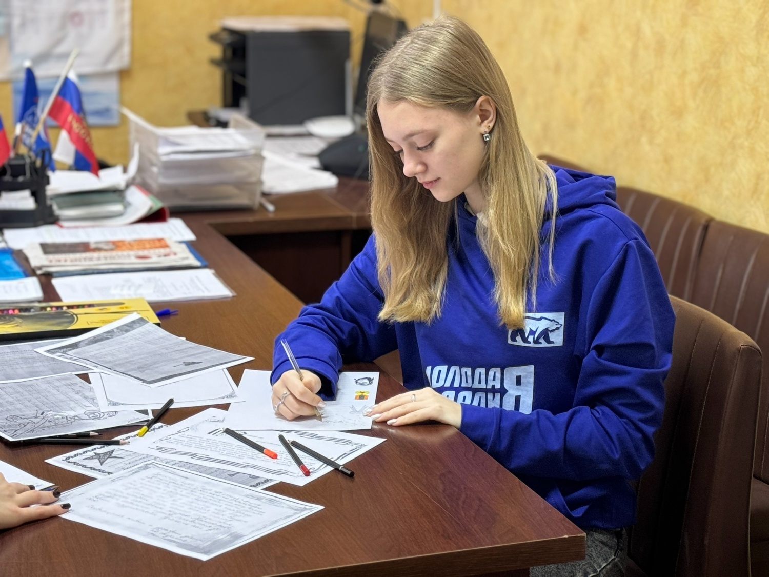 Молодогвардейцы продолжают акцию «Письмо солдату»