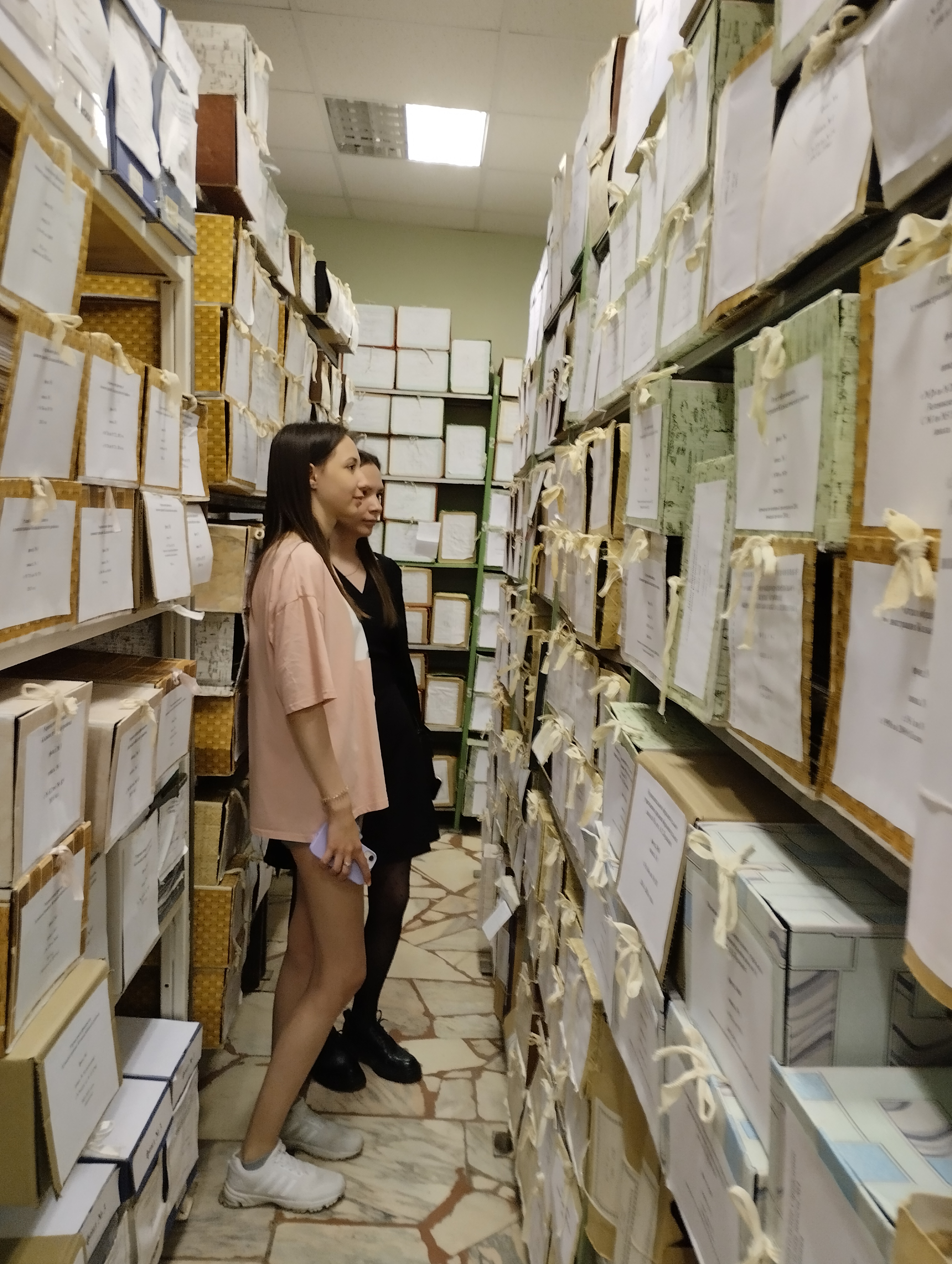 Студенты Пензенского социально-педагогического колледжа проходят практику в архивном секторе Администрации Колышлейского района