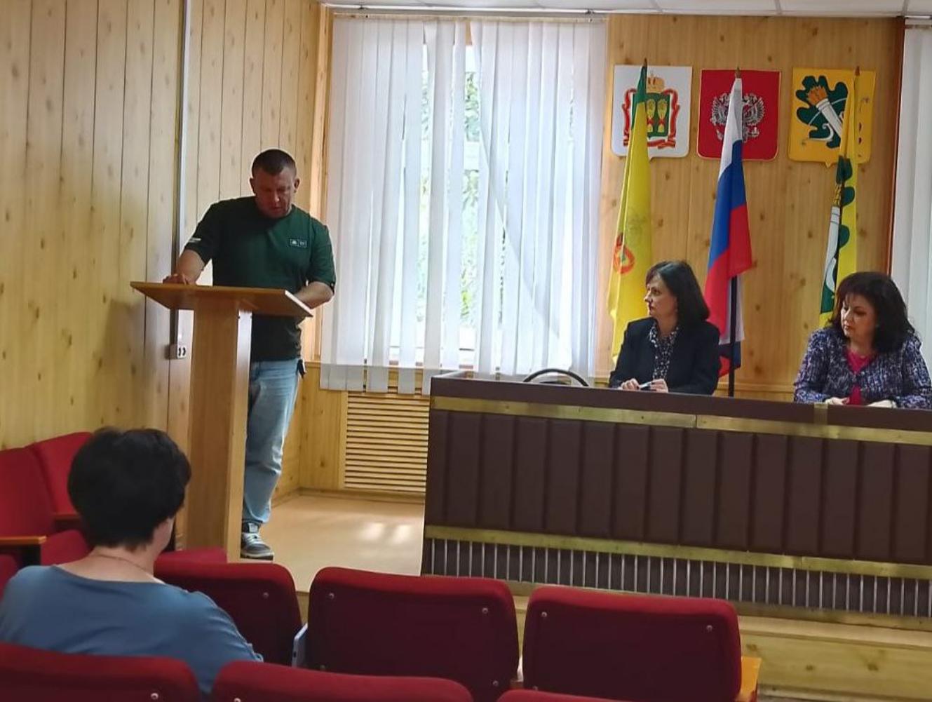 3 июля состоялось очередное заседание комиссии по делам несовершеннолетних и защите их прав Колышлейского района