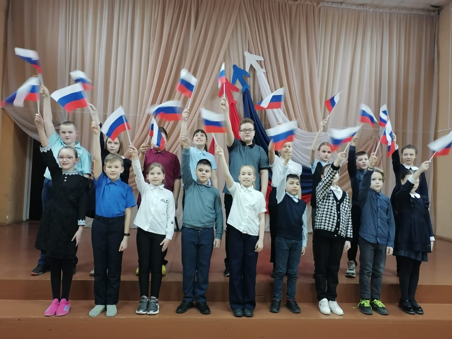 18 марта 2023 году всех образовательных учреждениях прошли мероприятия, посвященные Дню воссоединения Крыма с Россией