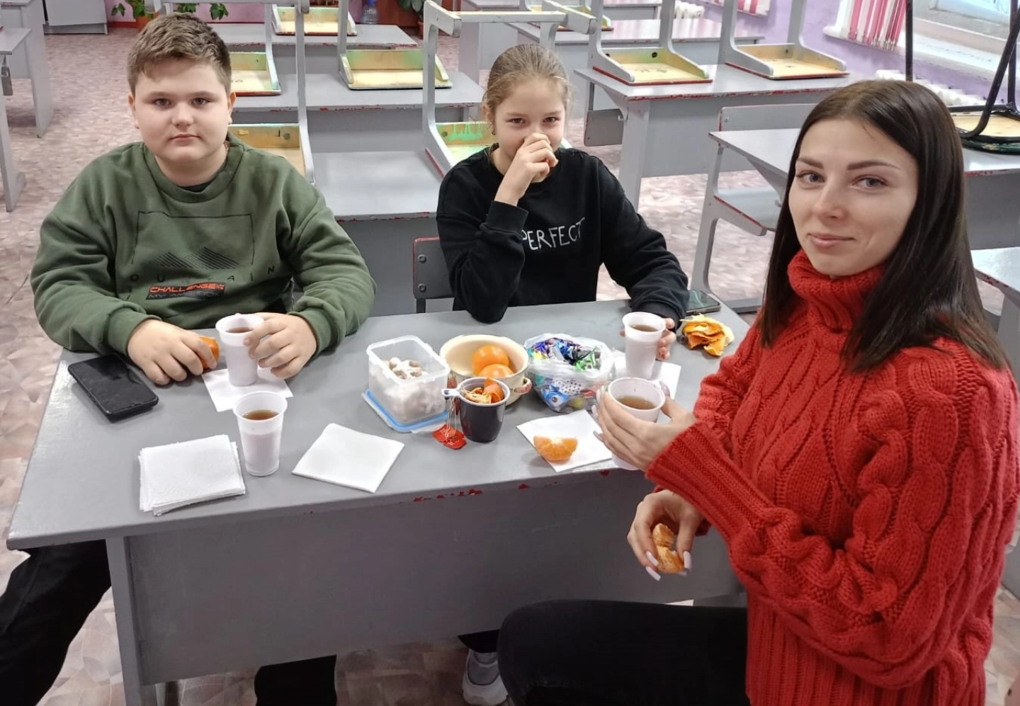 С учащимися 5 класса МОУ СОШ № 2 р. п. Колышлей 2 января 2024 года прошёл квест под названием "Новогодние приключения"