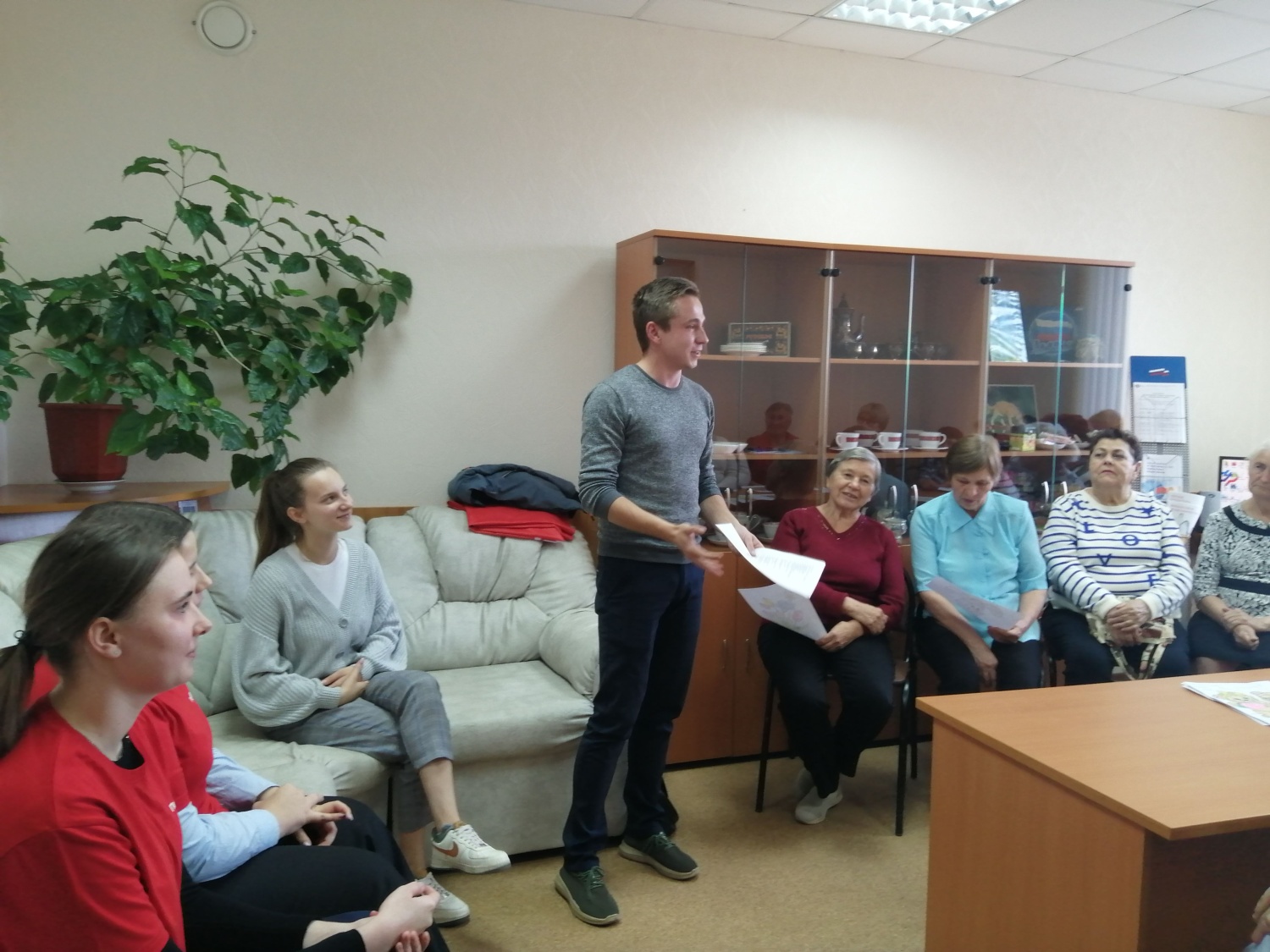 Активисты "Движения Первых" Колышлейского района поздравили участников Центра общения с Днём уважения и добра Активисты "Движения Первых" Колышлейского района поздравили участников Центра общения с Днём уважения и добра