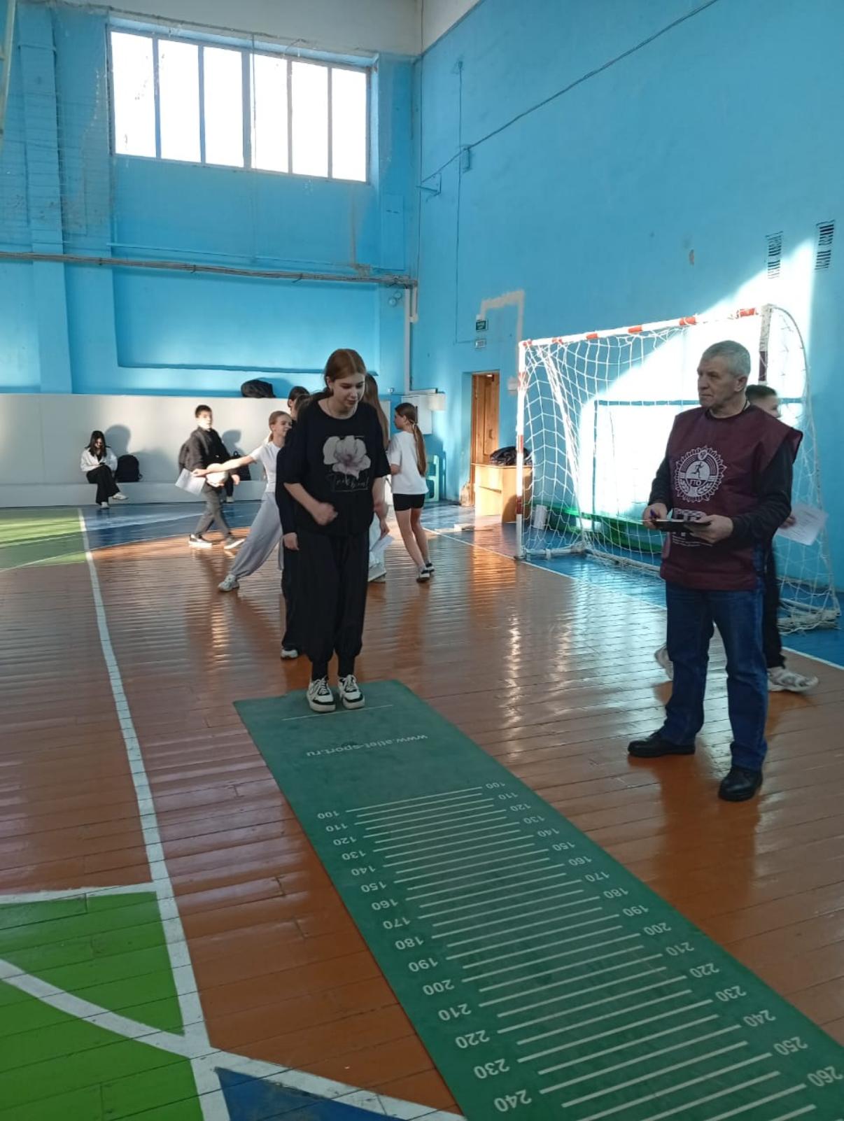 16 декабря 2025 года в МОУ СОШ №1 р.п.Колышлей судьи центра тестирования ВФСК ГТО приняли нормативы у учащихся 7-х классов