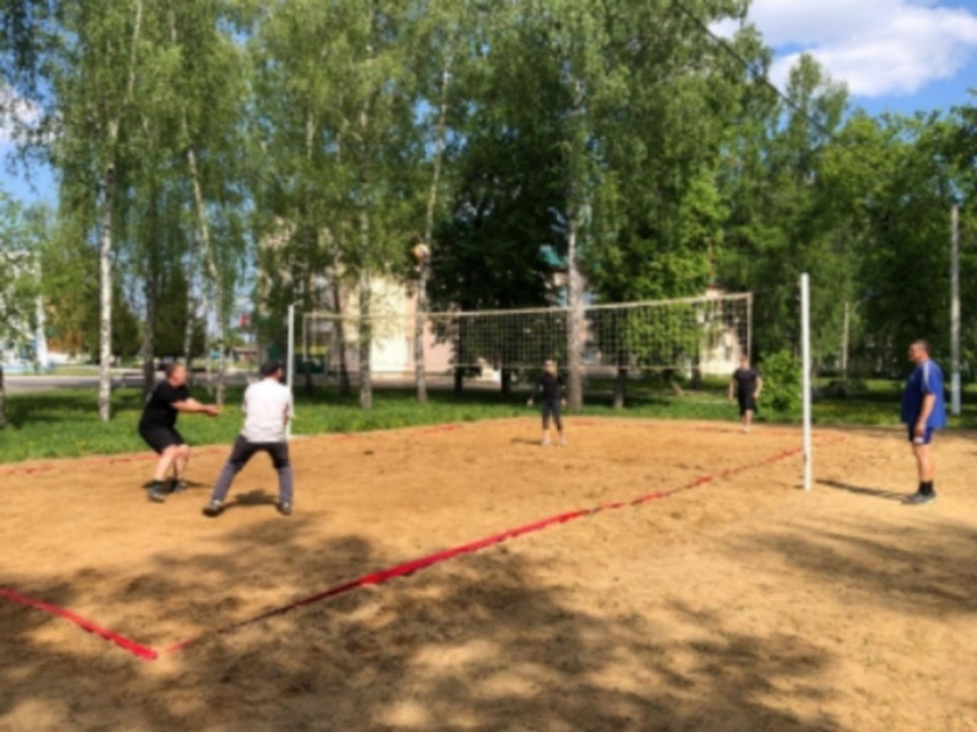 На волейбольной площадке р.п.Колышлей 9 мая 2025 года прошёл Чемпионат Колышлейского района по пляжному волейболу