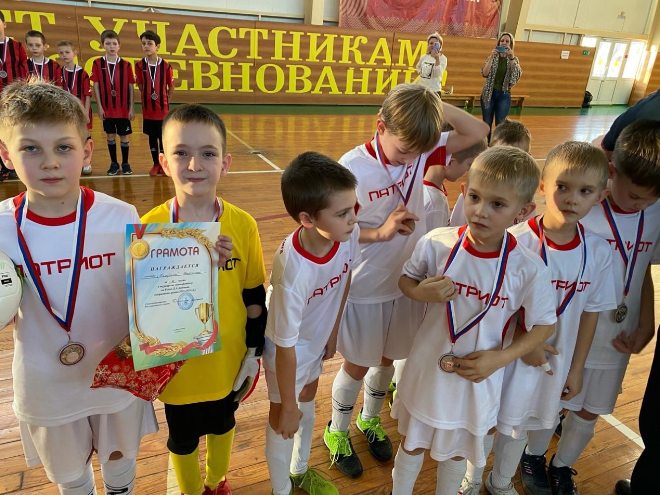 14 января 2023 года команда «Патриот»-14 выезжала в с. Малая Сердоба на межрегиональный турнир по мини-футболу 14 января 2023 года команда «Патриот»-14 выезжала в с. Малая Сердоба на межрегиональный турнир по мини-футболу