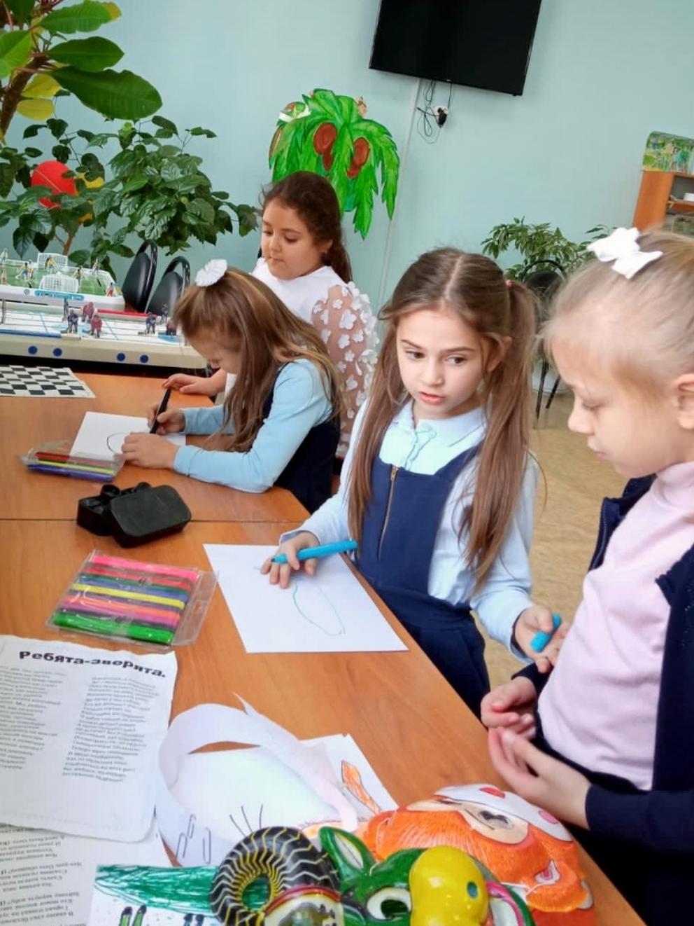 В детском секторе районного Дома культуры для обучающихся 1 «б» класса МОУ СОШ №1 р.п.Колышлей 8 декабря прошла игровая программа В детском секторе районного Дома культуры для обучающихся 1 «б» класса МОУ СОШ №1 р.п.Колышлей 8 декабря прошла игровая программа