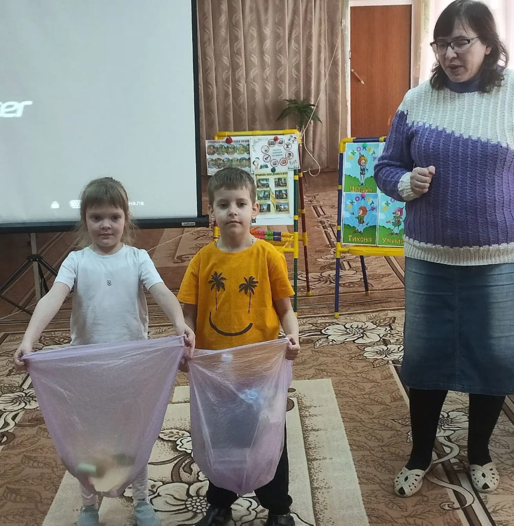 В детский сад  «Улыбка» посёлка Колышлей  23 апреля  к эколятам пришла сотрудница заповедника «Приволжская лесостепь». 