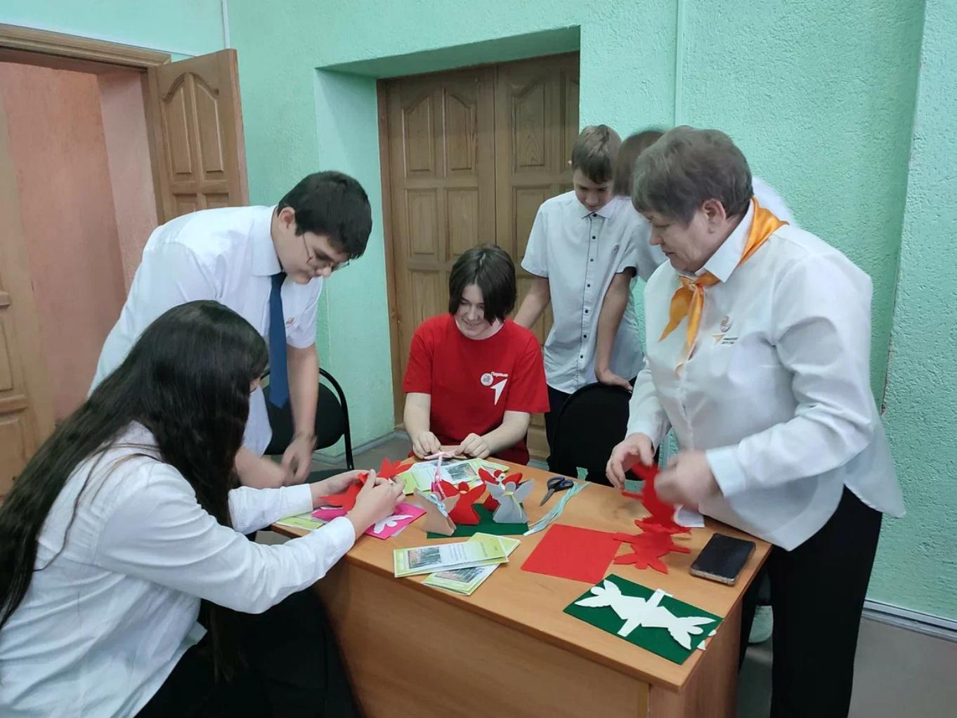 В районном доме культуры в р.п.Колышлей 10 декабря состоялся районный фестиваль волонтерских объединений "Время волонтеров"