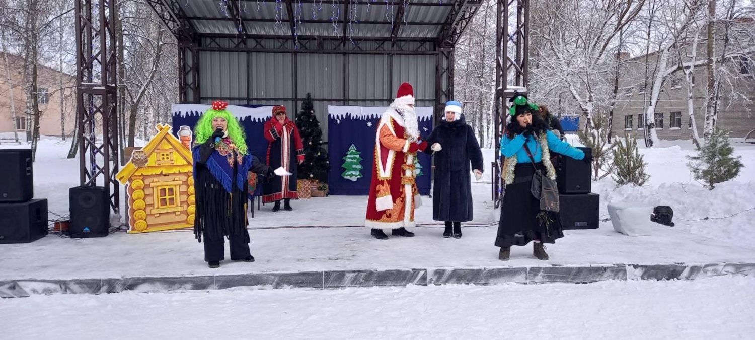 На центральной площади поселка Колышлей 18 января состоялся районный фестиваль зимних забав «Крещенский переполох»