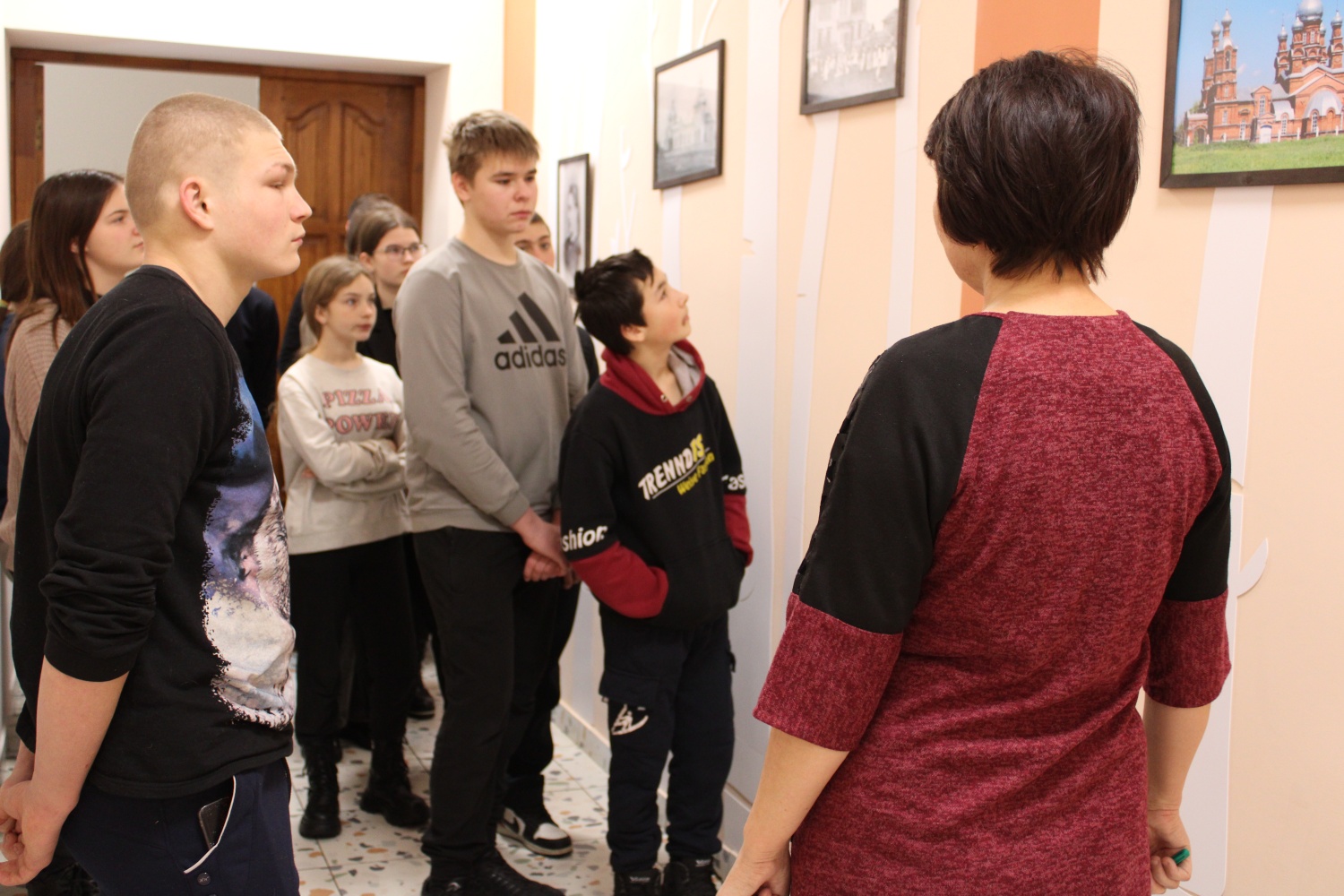 Для учащихся из с. Названовка в модельной библиотеке 17 января 2023 года проведена интерактивная экскурсия 