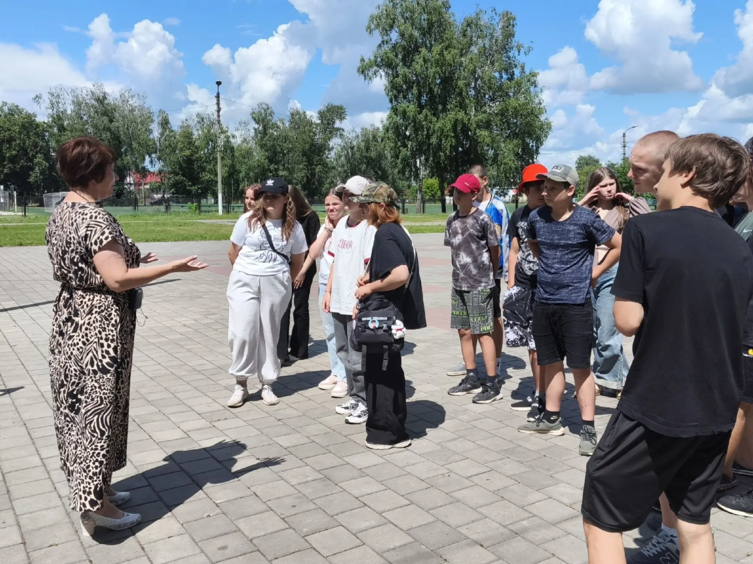 Одним из запоминающихся дней для ребят из лагеря труда и отдыха Шемышейки стал день посещения посёлка Колышлей Одним из запоминающихся дней для ребят из лагеря труда и отдыха Шемышейки стал день посещения посёлка Колышлей