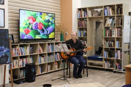 Международному женскому дню 8 марта был посвящен вечер отдыха  3 марта в районной библиотеке. 