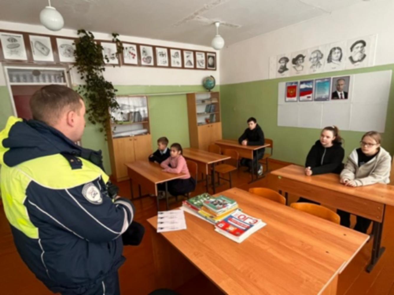 В рамках проведение бесед по ПДД сотрудники Госавтоинспекции МО МВД «Колышлейский» провели уроки безопасности в Колышлейском районе В рамках проведение бесед по ПДД сотрудники Госавтоинспекции МО МВД «Колышлейский» провели уроки безопасности в Колышлейском районе