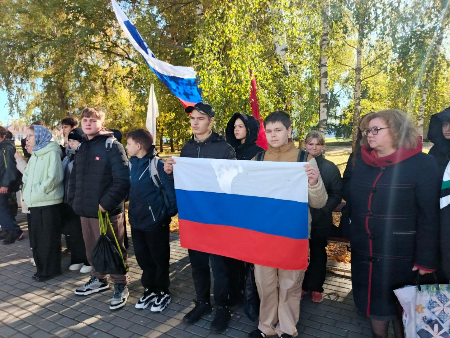 Акция-концерт «Мы Россия! Мы вместе!», посвящённая Дню воссоединения Донбаса и Новороссии с Россией Акция-концерт «Мы Россия! Мы вместе!», посвящённая Дню воссоединения Донбаса и Новороссии с Россией