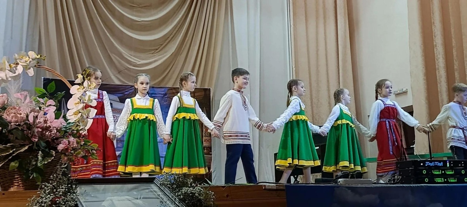 В районном Доме культуры 19 апреля состоялся православный праздничный благотворительный концерт "Свет Надежды"