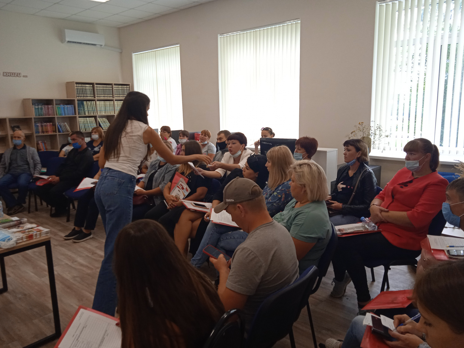 В районном доме культуры 16 августа 2021 года состоялся зональный обучающий семинар на тему: «Предпринимательство на основе самозанятости» В районном доме культуры 16 августа 2021 года состоялся зональный обучающий семинар на тему: «Предпринимательство на основе самозанятости»