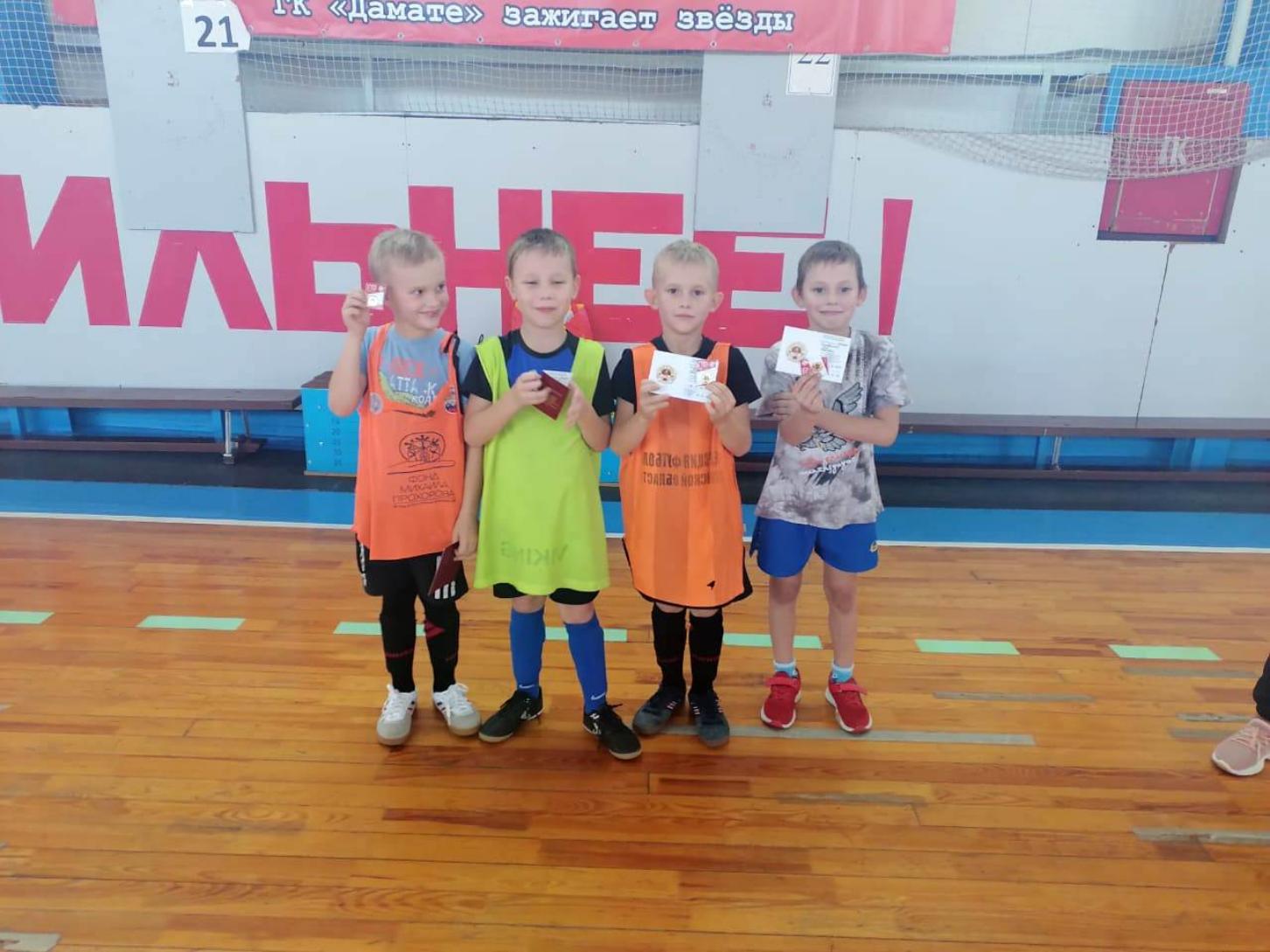 Продолжается вручение знаков ВФСК ГТО