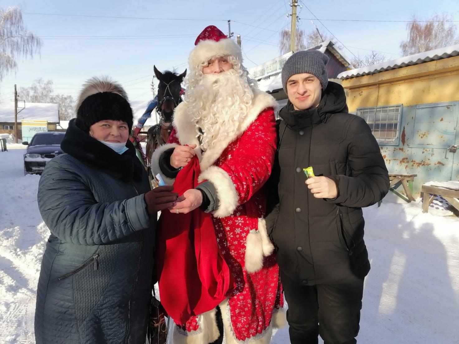 И в первый день наступившего года гостеприимно встречала МОУ СОШ №1 р.п.Колышлей своих воспитанников.
