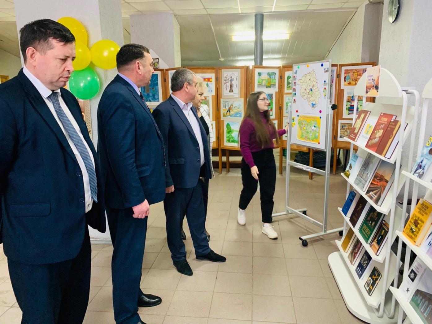 Специалисты районной библиотеки 3 февраля 2024 года приняли участие в праздничном мероприятии «Отчий край – ты и есть наша Русь» Специалисты районной библиотеки 3 февраля 2024 года приняли участие в праздничном мероприятии «Отчий край – ты и есть наша Русь»
