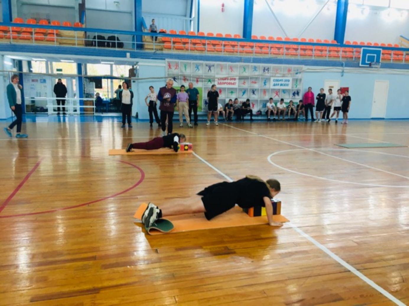 В ФОКе «Олимп» р.п.Колышлей 26 октября 2024 года прошёл районный Фестиваль ВФСК ГТО «ИГРЫ ГТО – гонка юных» 
