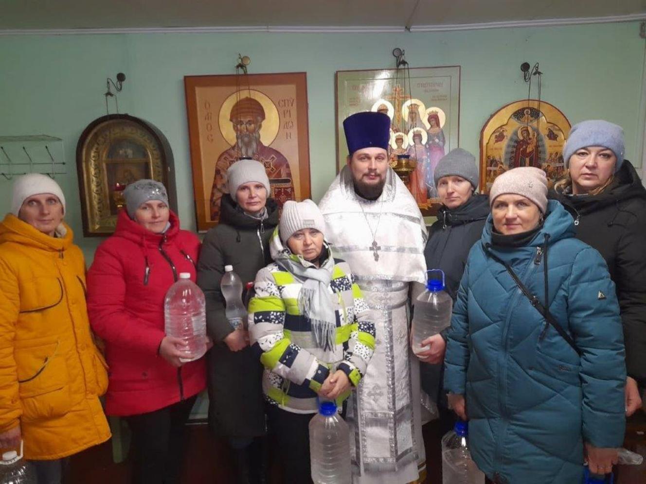 Социальные работники Колышлейского района  приняли участие  в акции «Крещенская вода»