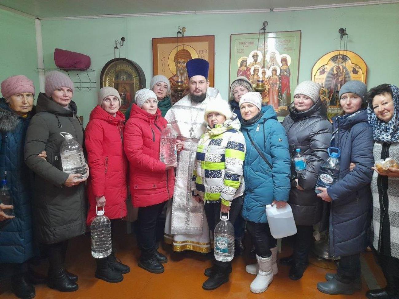 Социальные работники приняли участие вакции «Крещенская вода» Социальные работники приняли участие вакции «Крещенская вода»