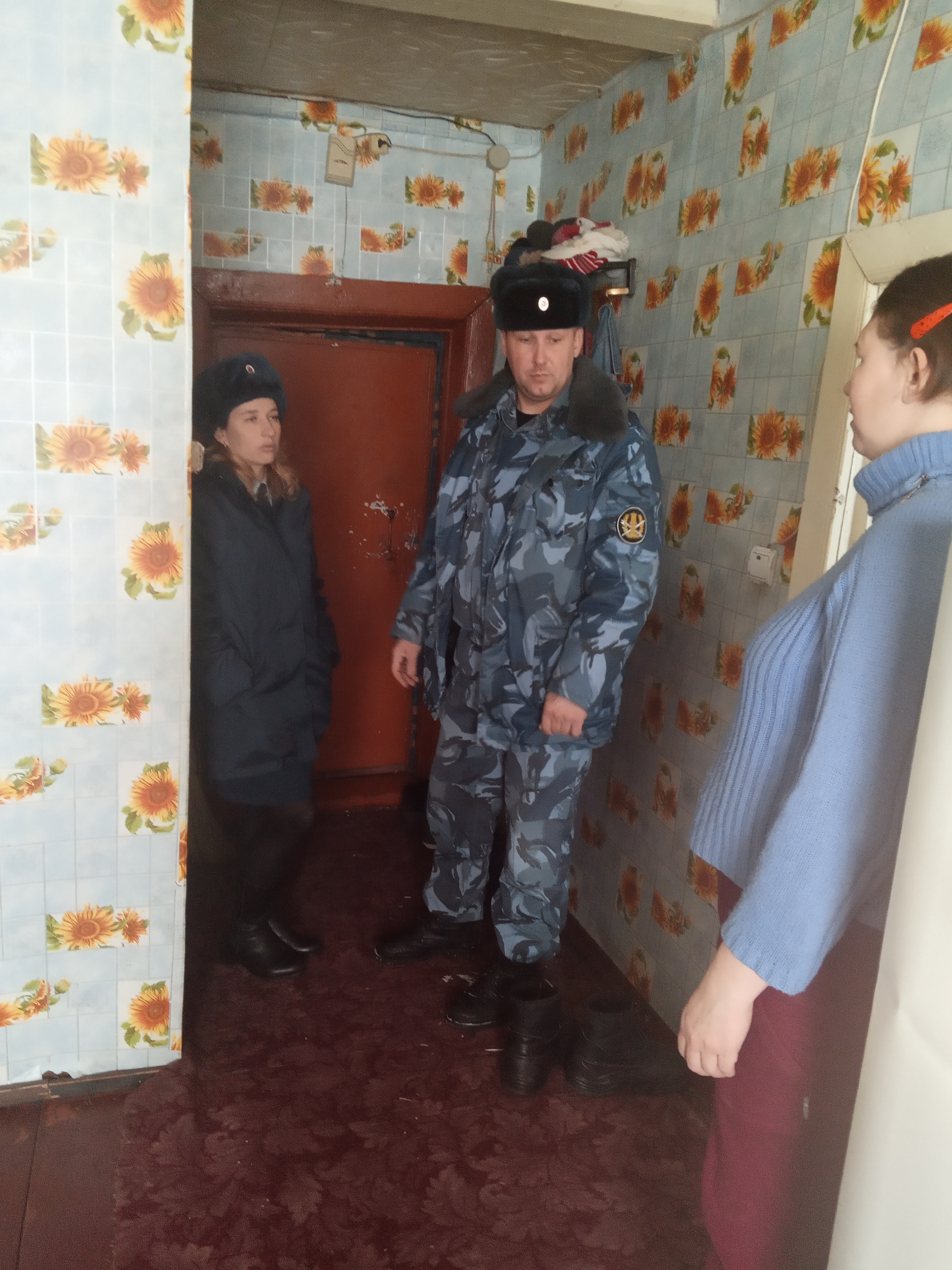 Специалисты УСЗН Администрации Колышлейского района  совместно с сотрудниками УИИ УФСИН России проверили условно осужденных по месту жительства и неблагополучные семьи