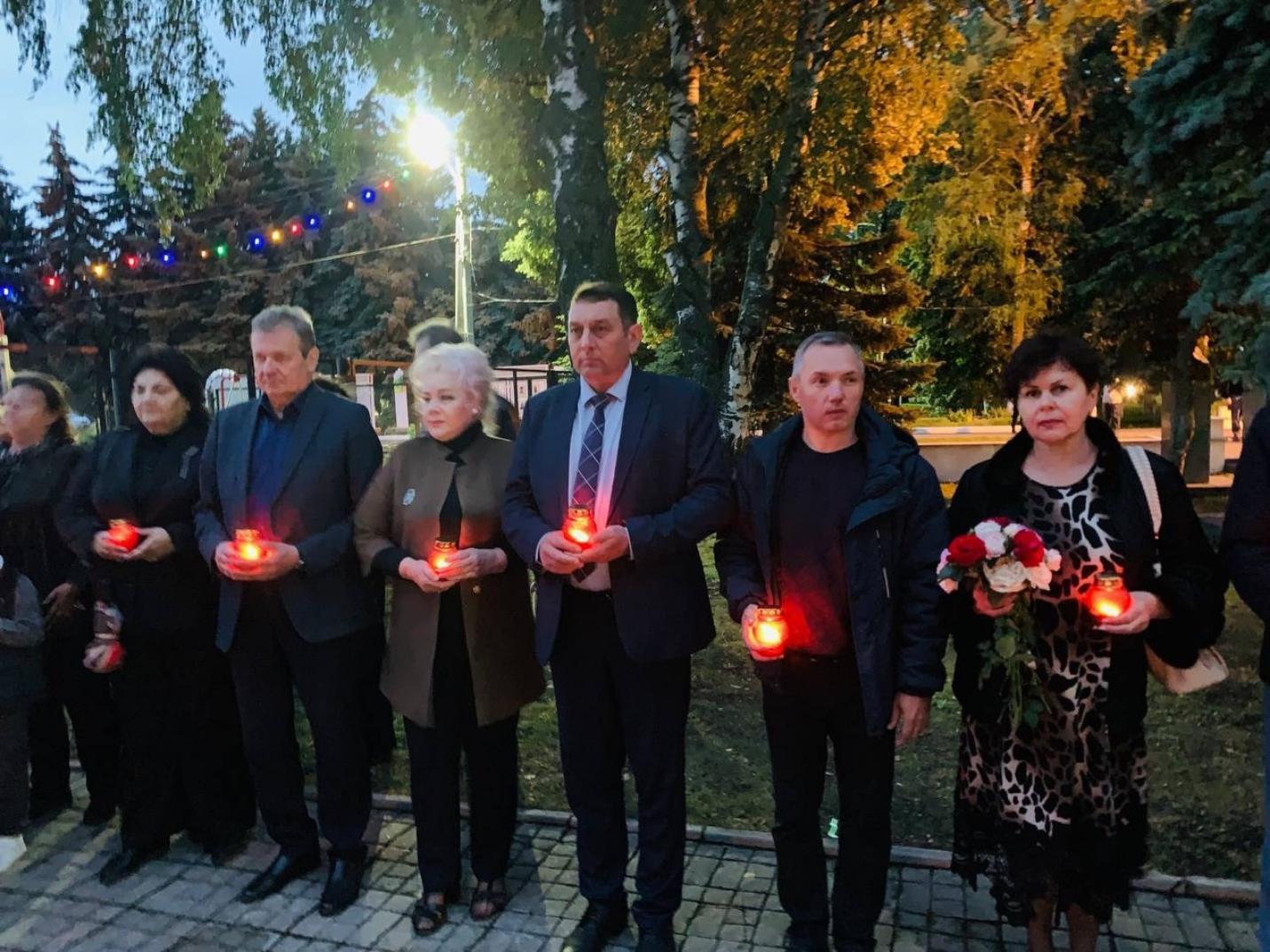 Традиционная акция «Зажги свечу памяти» состоялась в Колышлейском районе. Традиционная акция «Зажги свечу памяти» состоялась в Колышлейском районе.