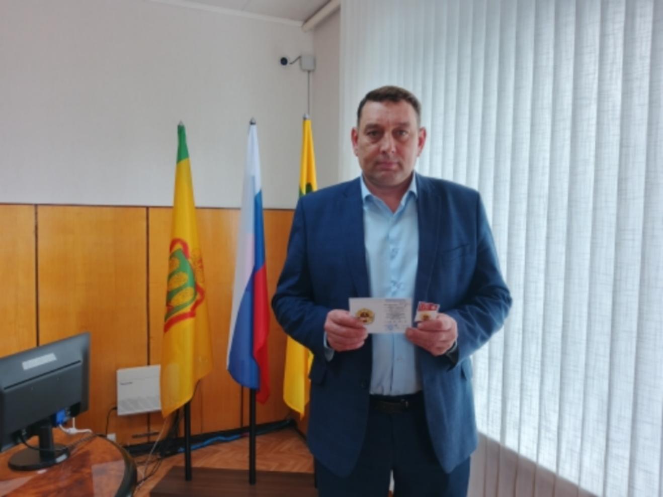 Золотой знак отличия ВФСК «ГТО» и удостоверение к нему вручен Главе Колышлейского района Максимову Михаилу Сергеевичу