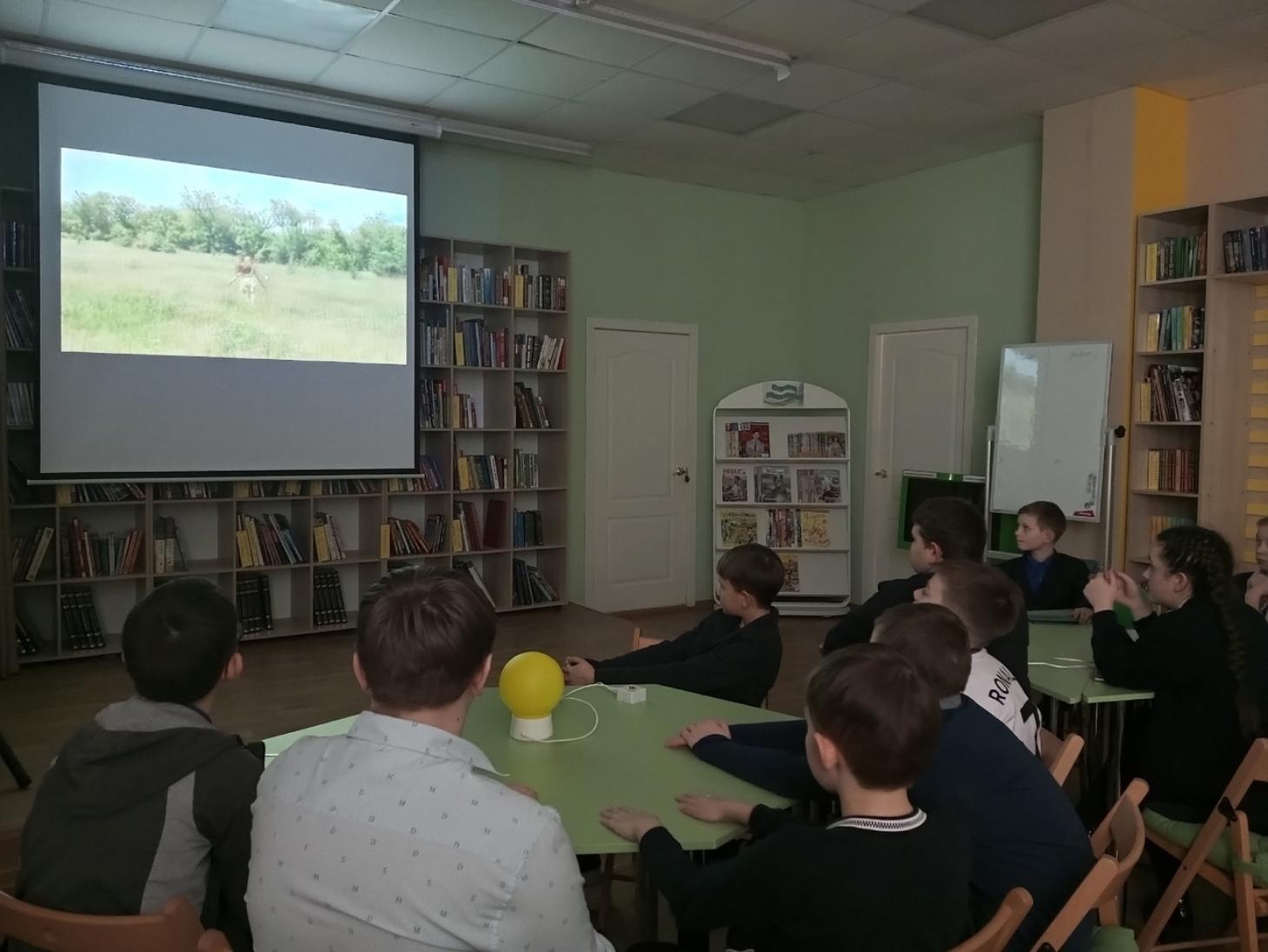 2 февраля в модельной библиотеке прошел брейн-ринг "Люби и знай родной свой край" 2 февраля в модельной библиотеке прошел брейн-ринг "Люби и знай родной свой край"