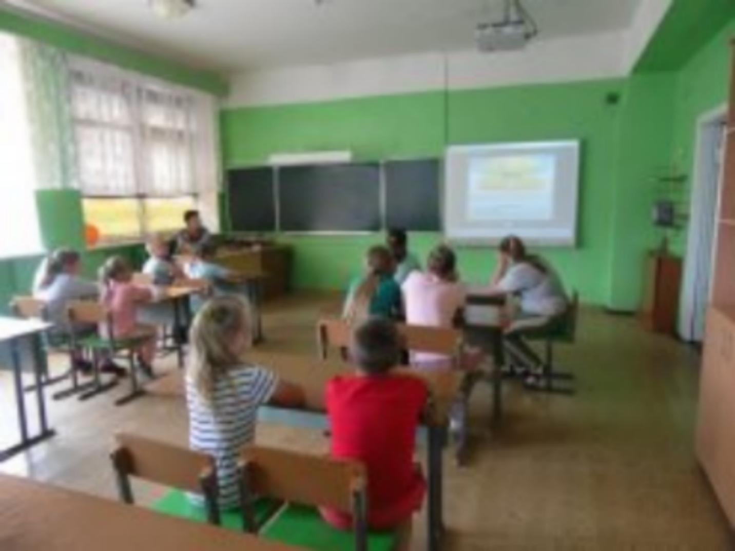 Пришкольный лагерь «Солнышко» МОУ СОШ с. Березовка работает по программе «Космическое путешествие» Пришкольный лагерь «Солнышко» МОУ СОШ с. Березовка работает по программе «Космическое путешествие»