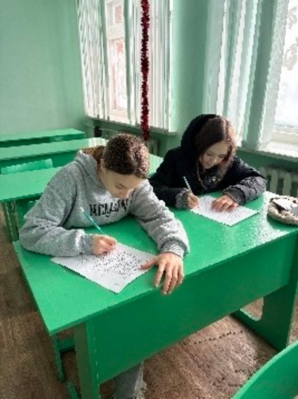 8 января 2026 года  восьмиклассники Названовской ООШ  участвовали в математической викторине «Зимний калейдоскоп», посвященной Дню математика.