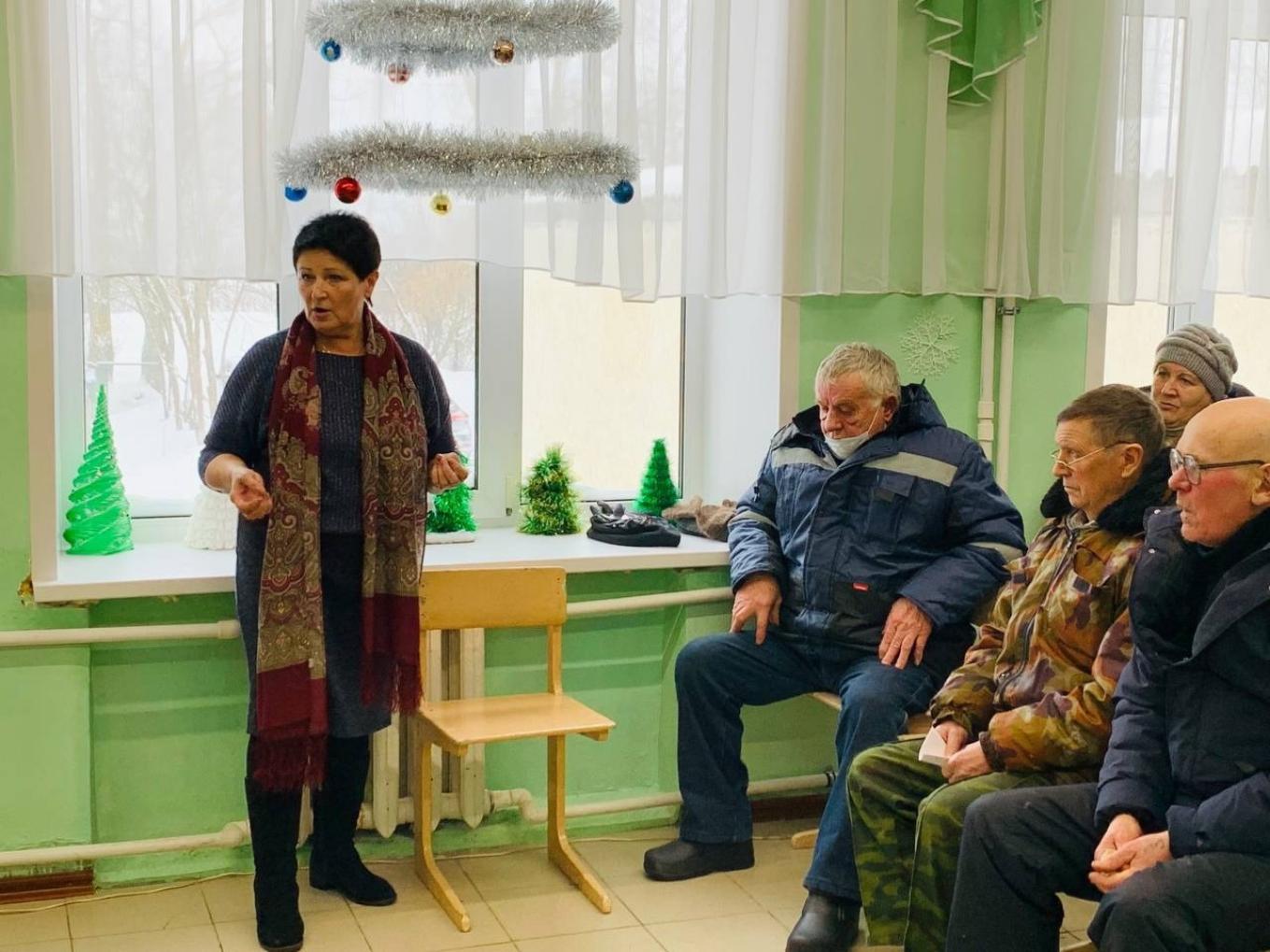 В посёлке Родниковский 11 января 2024 года Глава Колышлейского района Михаил Максимов провел встречу с населением поселка