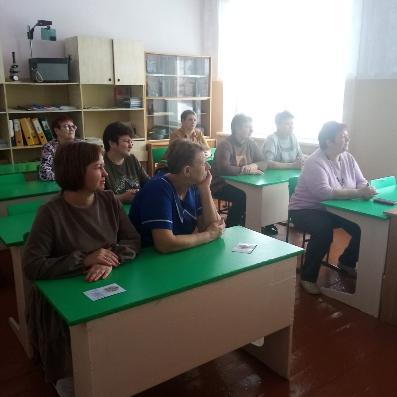 Обучение первой помощи в рамках проекта «Готов к санитарной обороне» продолжается в Колышлейском районе. Работники МОУ ООШ с.Хопёр