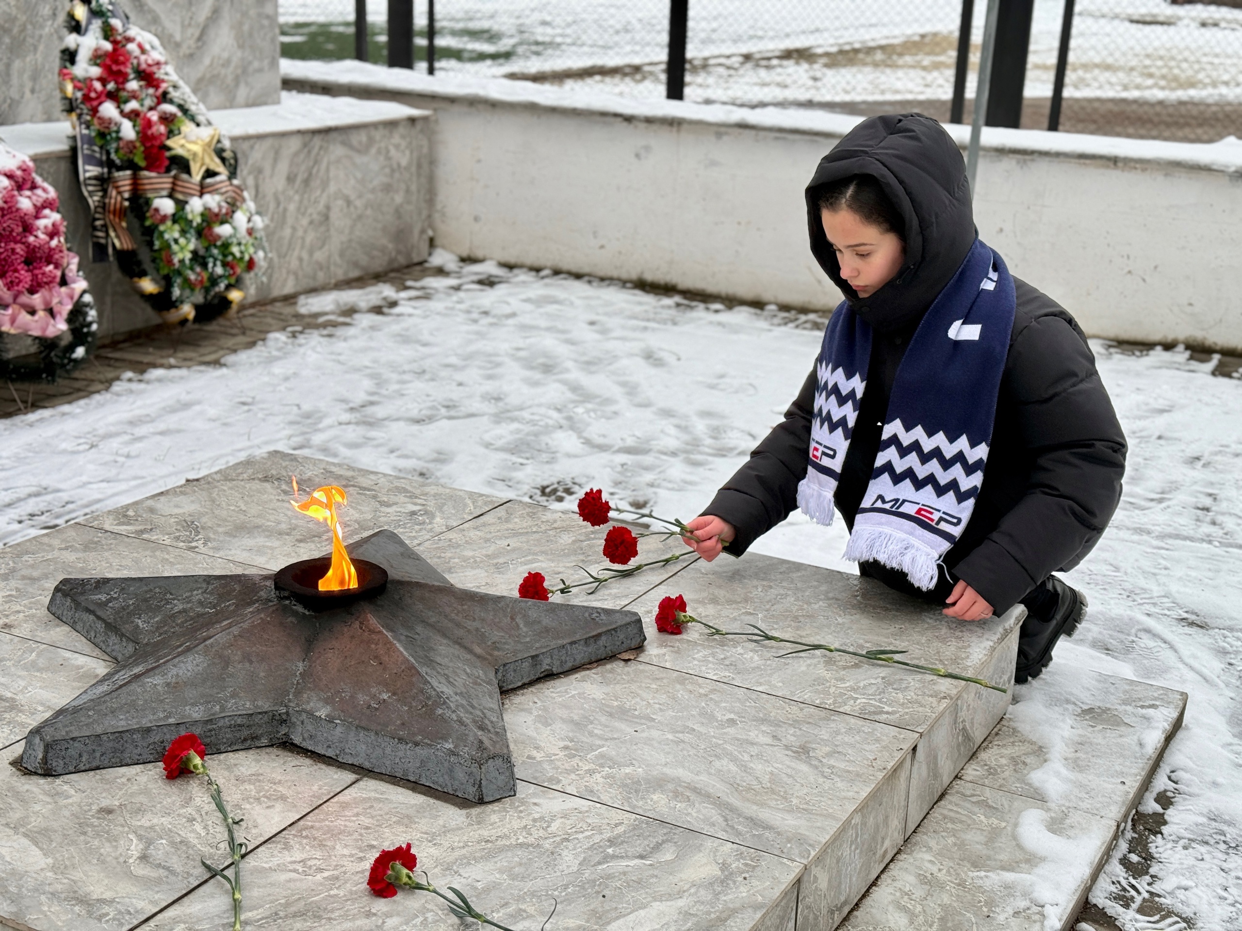 Молодогвардейцы почтили память Неизвестного солдата