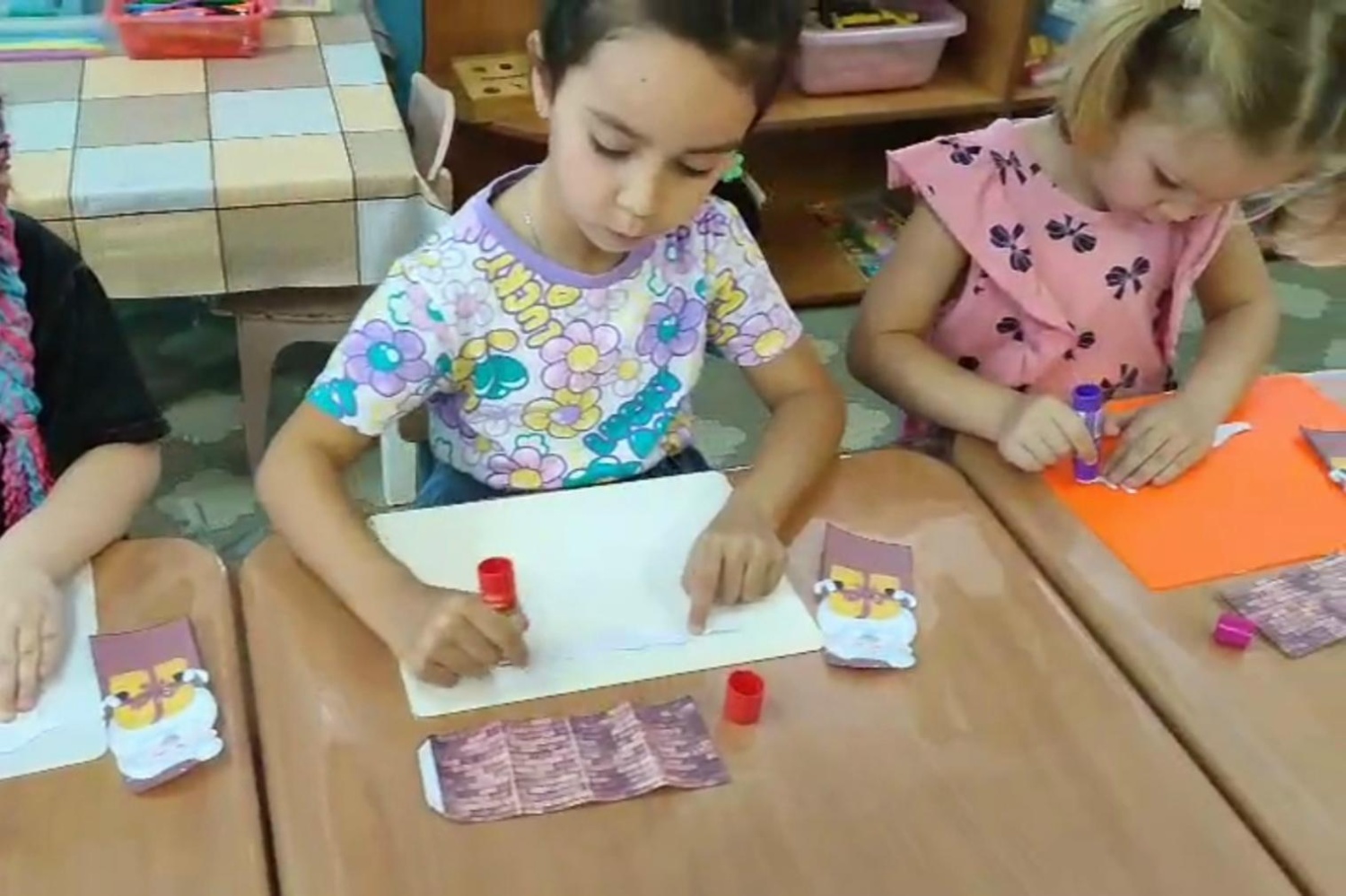 Районной библиотекой в детском саду «Улыбка» 18 ноября проведен праздник «Поздравляем Дедушку Мороза!». Районной библиотекой в детском саду «Улыбка» 18 ноября проведен праздник «Поздравляем Дедушку Мороза!».