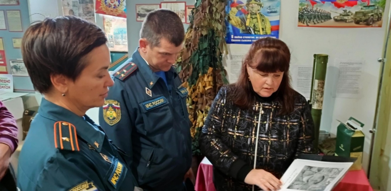 19 сентября краеведческий музей р.п.Колышлей посетила группа сотрудников Главного управления МЧС России по Пензенской области .